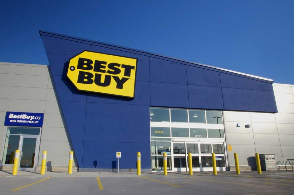 Photo of Best Buy store from front